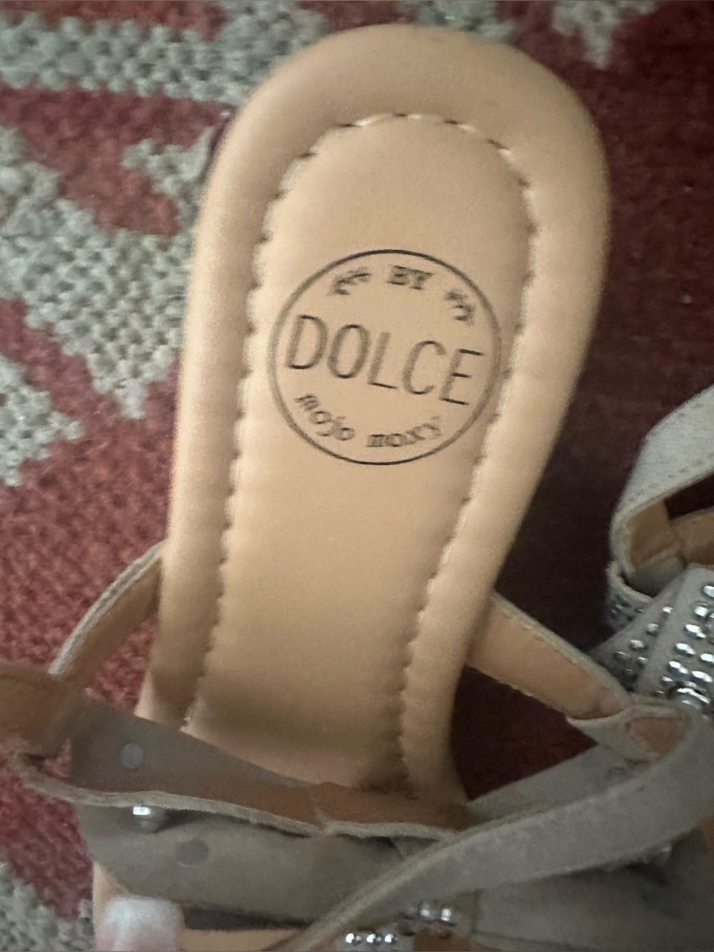 Ladies beige thong sandals with crystal and pearl bows by Dolce Mojo Moxy size 7 - Picture 7 of 15